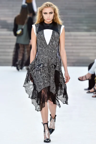 Look 44